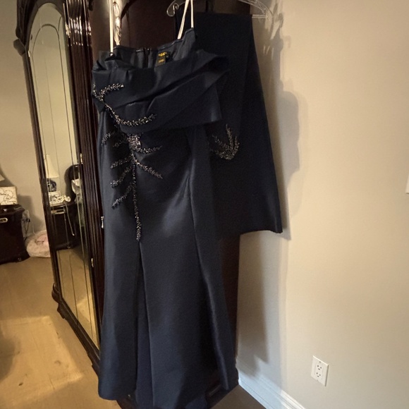 Mother of the Bride/Groom Dress - Picture 4 of 4